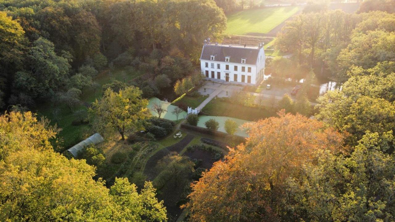 Bed En Brood In De Kapschuur - Boerderij De Zuiderkrib Bed & Breakfast Kraggenburg Exterior photo